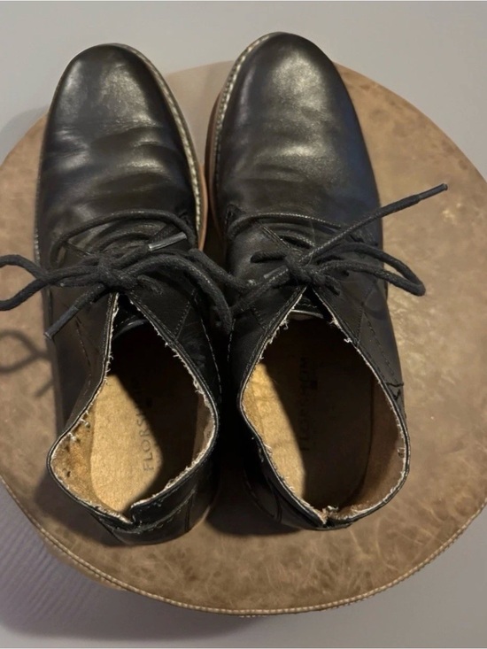BUNDLE: 2 pairs of men’s 7.5 ankle/chukka boots-Florsheim & Ugg=Black & Brown main image 6